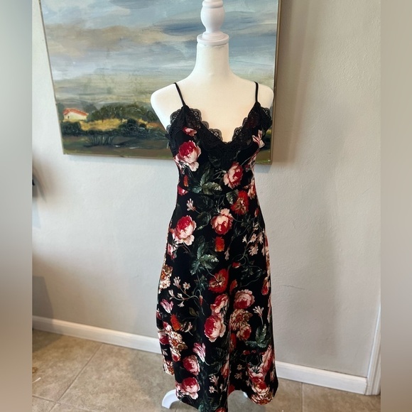 Foxiedox Anthropologie Lace and Flower Dress - Picture 2 of 7